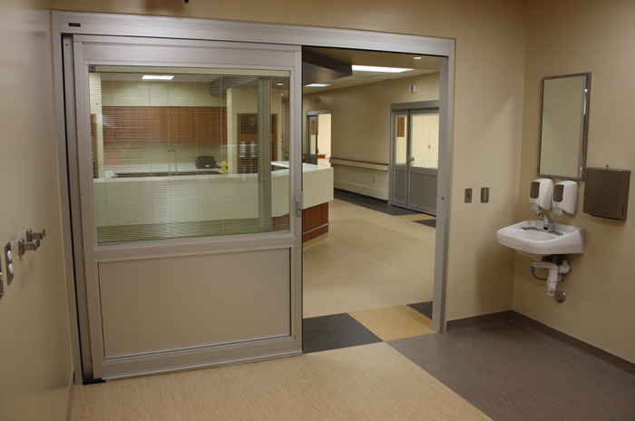 gt2150-manual-sliding-door-1 | NABCO Entrances